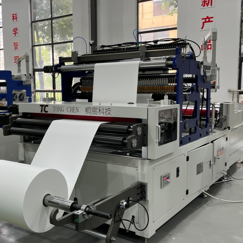 Lanzamiento de la nueva línea de producción de minifiltros HEPA plisados ​​de última generación con cuatro importantes mejoras.